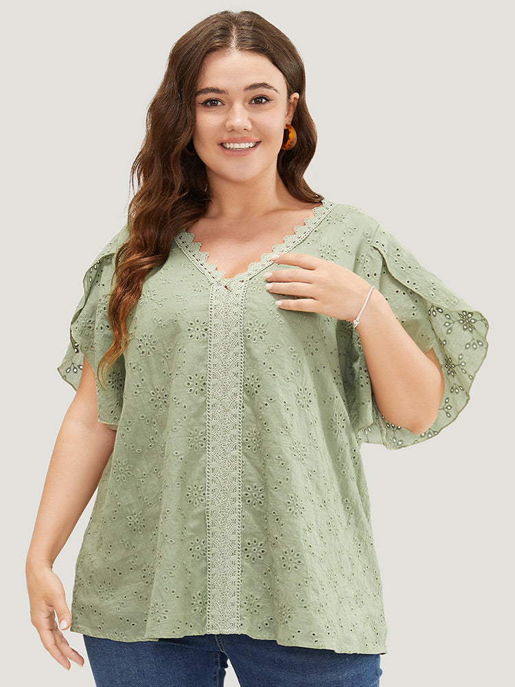 Solid Broderie Anglaise Split Sleeve Contrast Lace Blouse