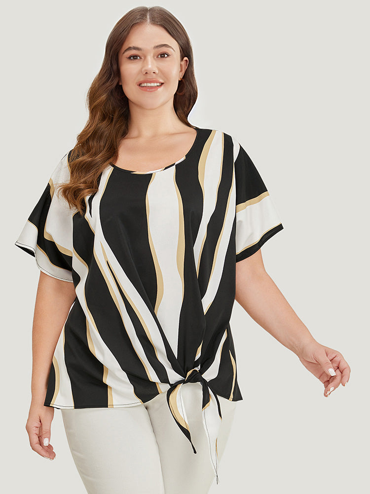 Geometric Contrast Batwing Sleeve Knot Hem Blouse