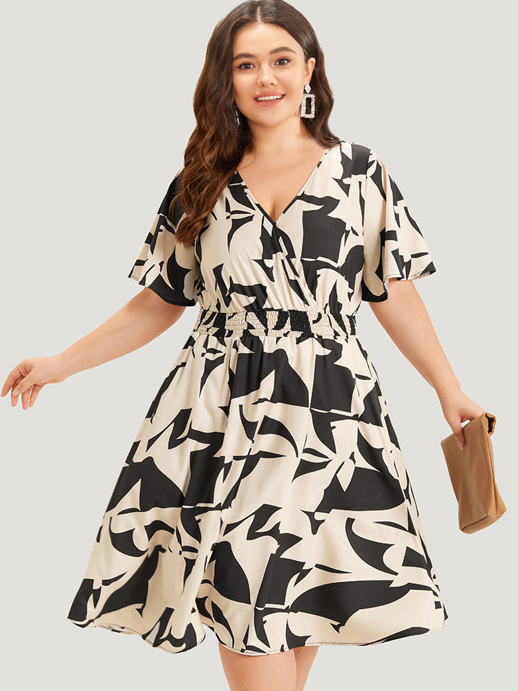 Geometric Print Pocket Surplice Neck Shirred Dress