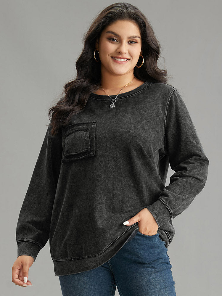 Vintage Patched Pocket Round Neck Sweatshirt